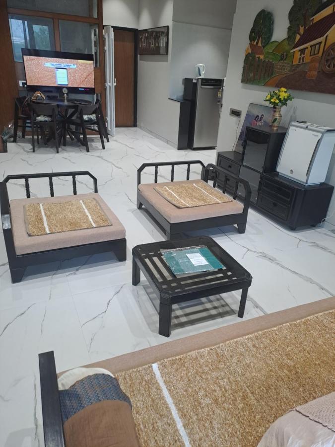 At Par With 5 Star Hotel.. *