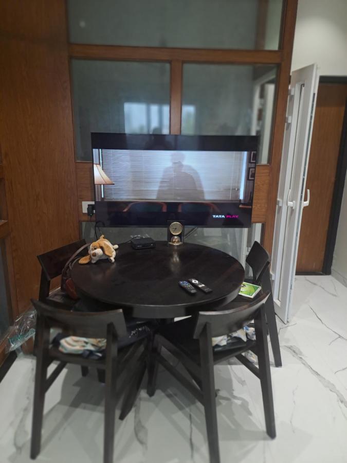 Apartment At Par With 5 Star Hotel.. *