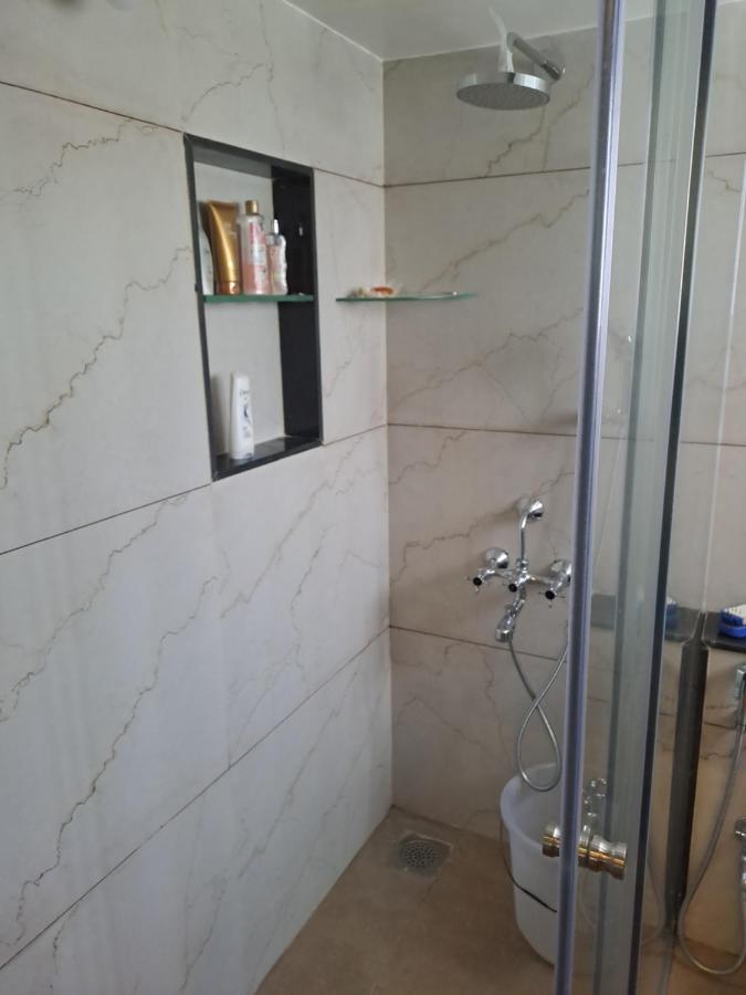 Apartment At Par With 5 Star Hotel.. *