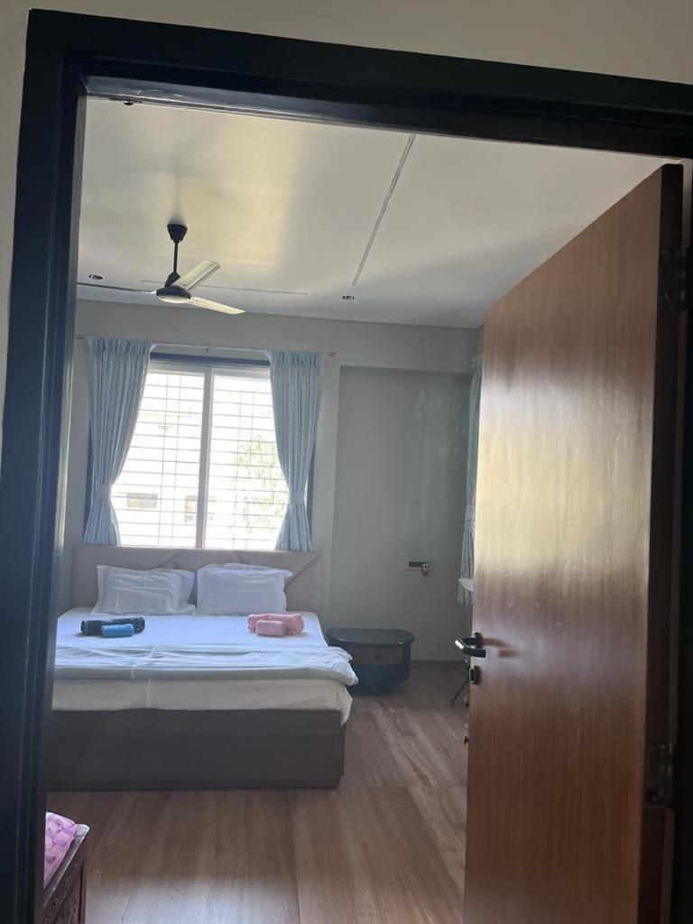 At Par With 5 Star Hotel.. Apartment
