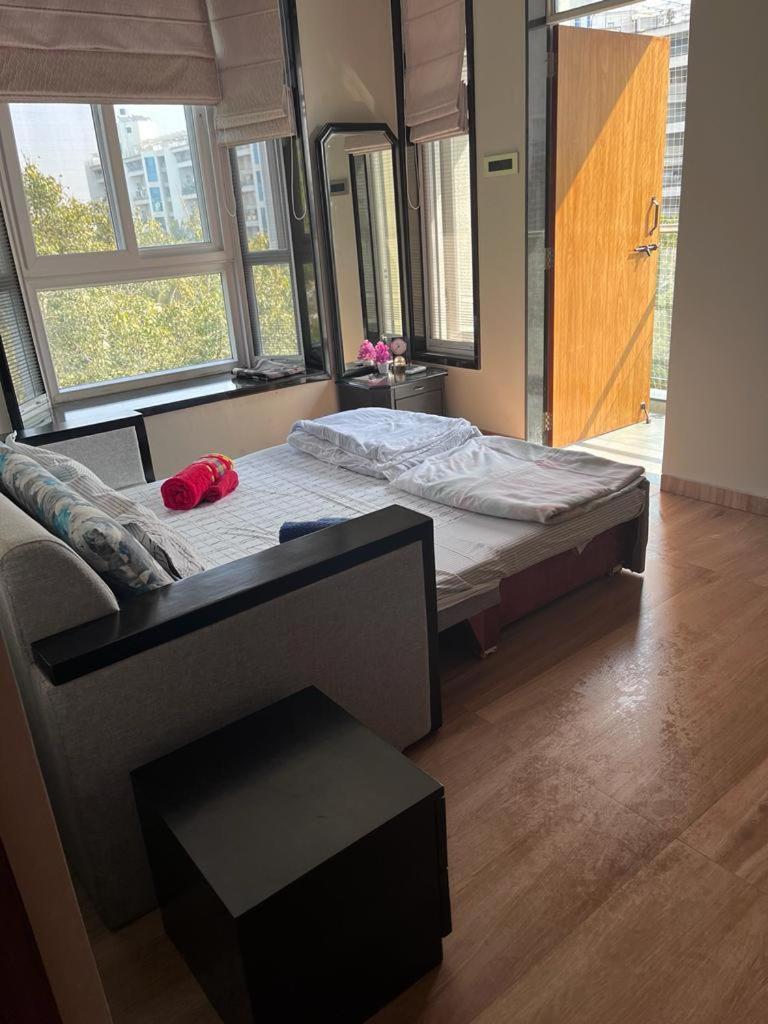 Apartment At Par With 5 Star Hotel.. Pune